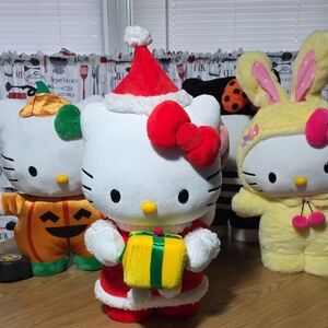 Hello Kitty Christmas Plush with Gift